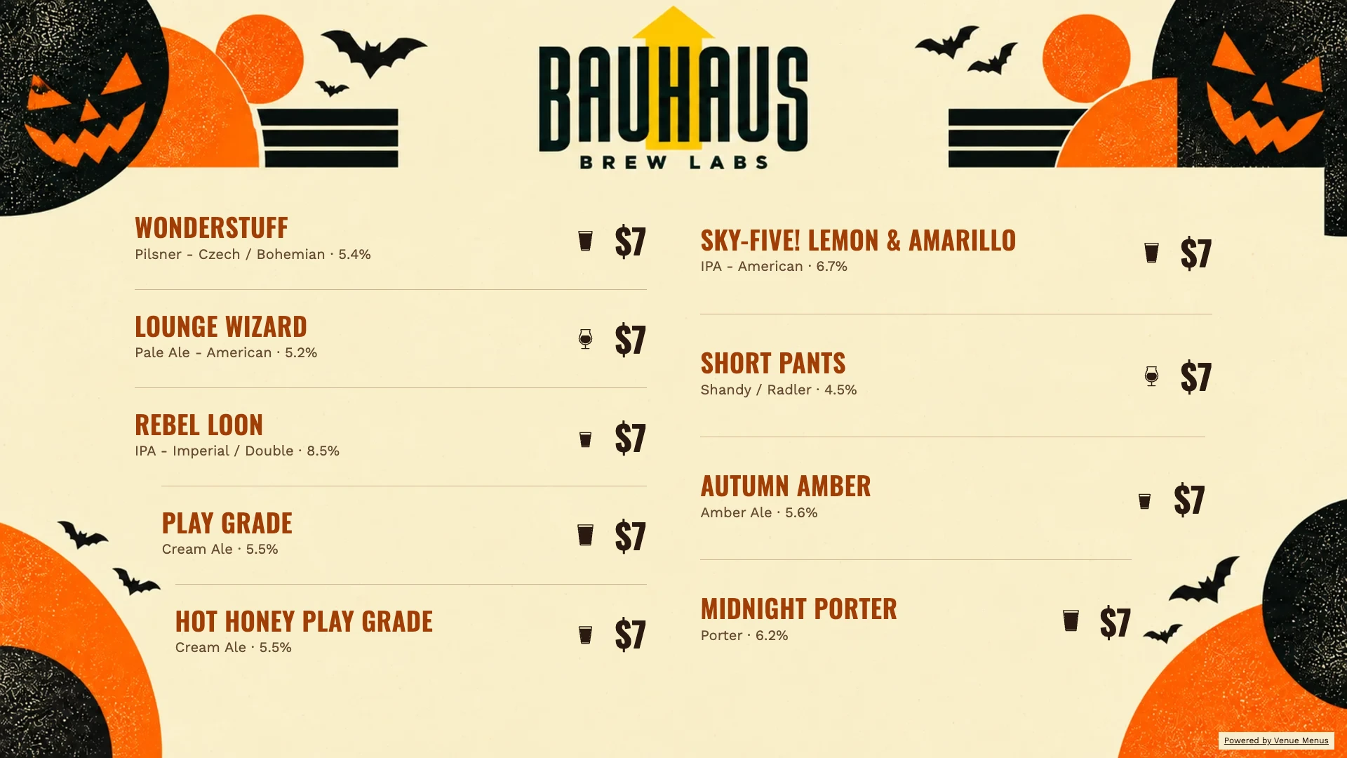 Halloween-Kartenkonzept für Bauhaus Brew Labs mit Biernamen, Preisen und saisonalen Textfarben